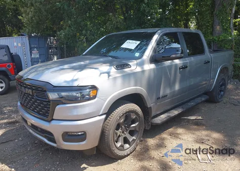 2025 Ram 1500 Big Horn 4X4 5'7 Box z USA, uszkodzony, nr VIN 1C6SRFFP2SN729572